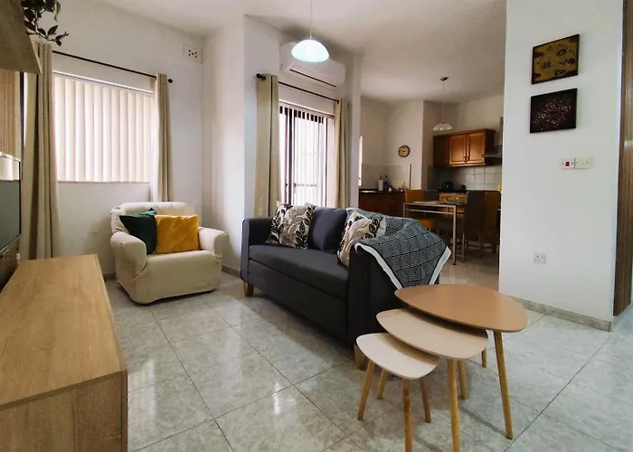 Bright Close To Shore * Marsaskala